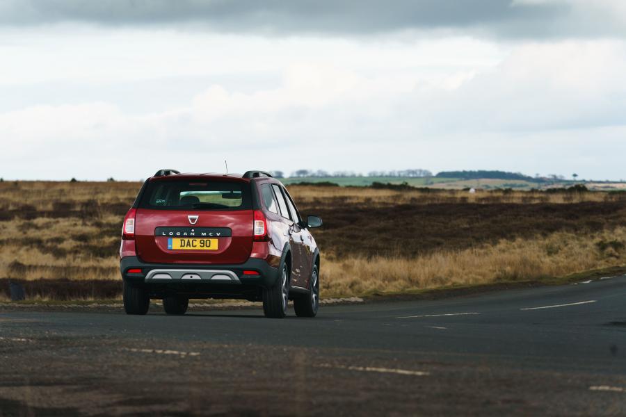  Dacia Logan MCV Stepway Techroad 2019 года  (UK) (фото 22 из 34)